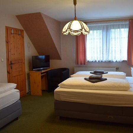 Landhotel "Lichte Aue" Lichtenau Stutzengrun Экстерьер фото