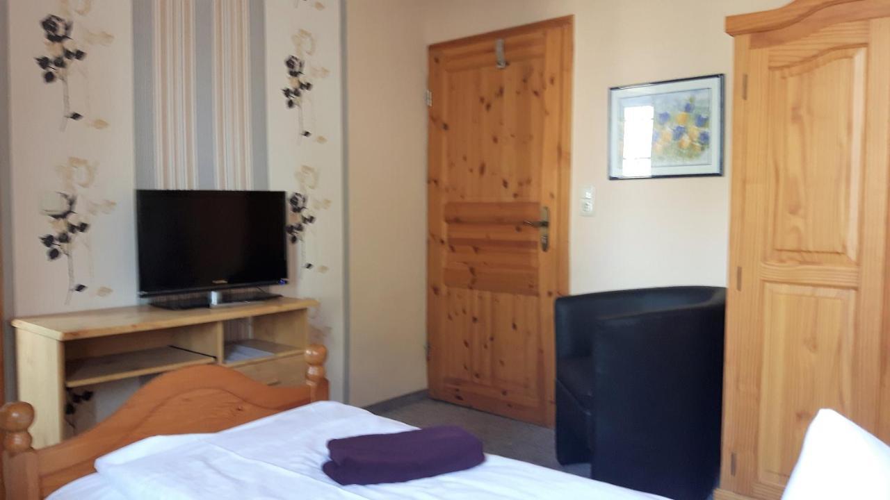 Landhotel "Lichte Aue" Lichtenau Stutzengrun Экстерьер фото