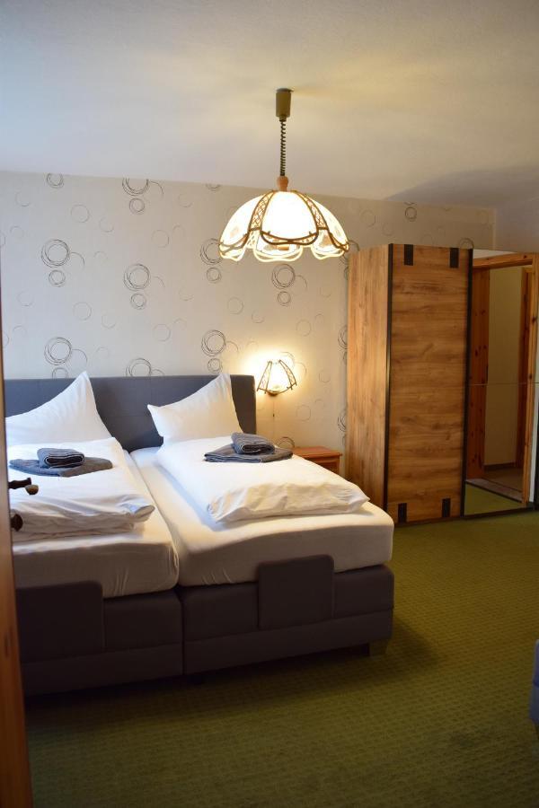Landhotel "Lichte Aue" Lichtenau Stutzengrun Экстерьер фото