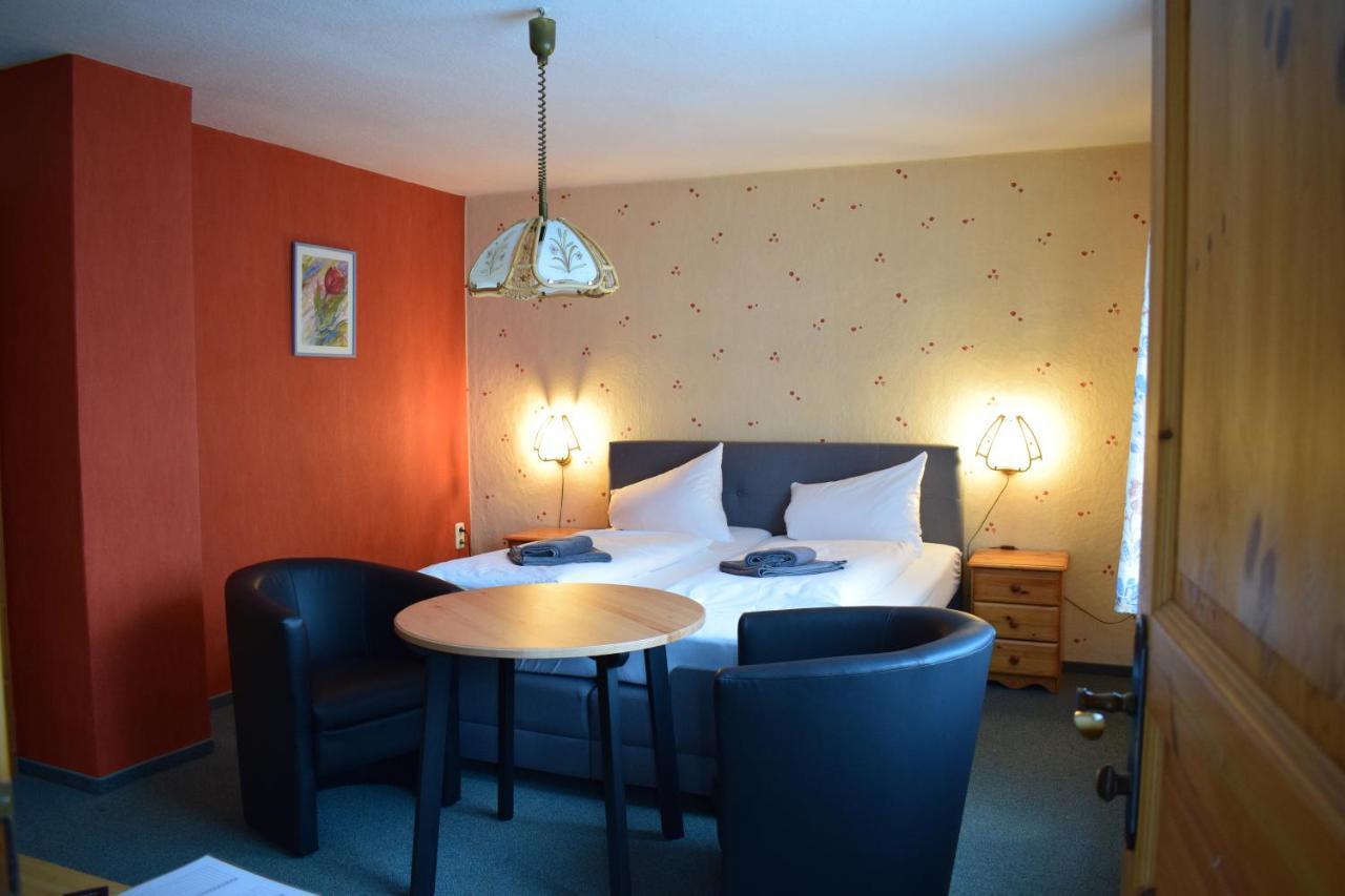 Landhotel "Lichte Aue" Lichtenau Stutzengrun Экстерьер фото