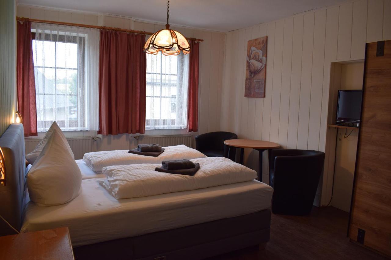 Landhotel "Lichte Aue" Lichtenau Stutzengrun Экстерьер фото