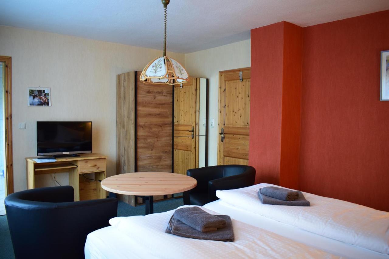 Landhotel "Lichte Aue" Lichtenau Stutzengrun Экстерьер фото